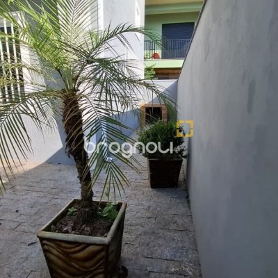 Casa de Condomínio com 105m², 2 quartos, 2 garagens, no bairro São João do Rio Vermelho em Florianópolis