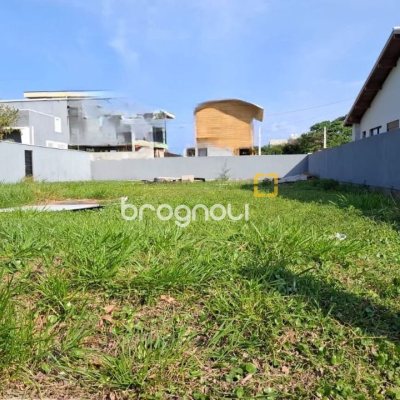 Terreno com 459m², no bairro São João do Rio Vermelho em Florianópolis