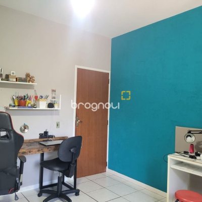 Casa com 310m², 5 quartos (sendo 2 suítes), 4 garagens, no bairro Coqueiros em Florianópolis