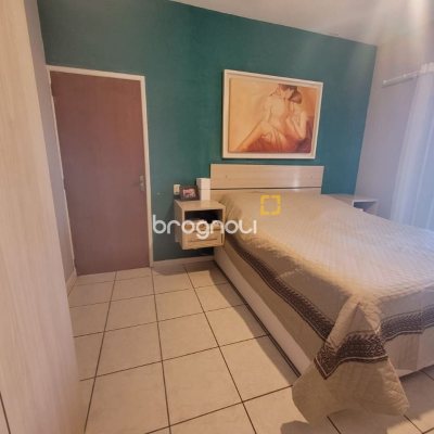 Casa com 310m², 5 quartos (sendo 2 suítes), 4 garagens, no bairro Coqueiros em Florianópolis