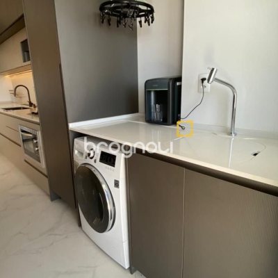 Apartamento com 111m², 3 quartos (sendo 2 suítes), 2 garagens, no bairro Estreito em Florianópolis