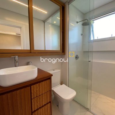 Apartamento com 111m², 3 quartos (sendo 2 suítes), 2 garagens, no bairro Estreito em Florianópolis