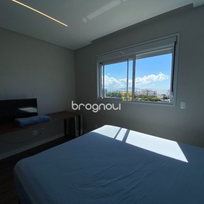 Apartamento com 111m², 3 quartos (sendo 2 suítes), 2 garagens, no bairro Estreito em Florianópolis