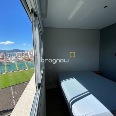 Apartamento com 111m², 3 quartos (sendo 2 suítes), 2 garagens, no bairro Estreito em Florianópolis