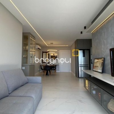 Apartamento com 111m², 3 quartos (sendo 2 suítes), 2 garagens, no bairro Estreito em Florianópolis