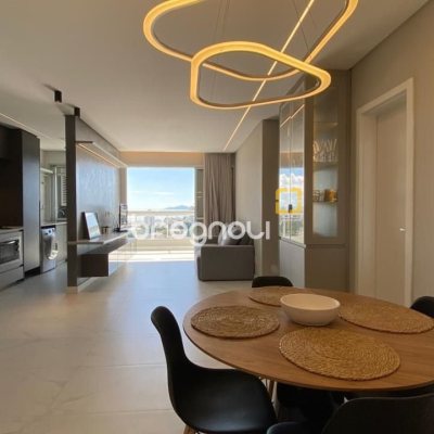 Apartamento com 111m², 3 quartos (sendo 2 suítes), 2 garagens, no bairro Estreito em Florianópolis