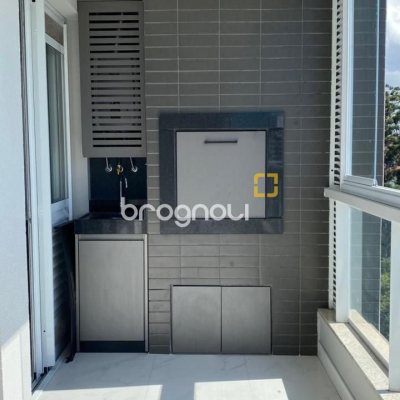 Apartamento com 111m², 3 quartos (sendo 2 suítes), 2 garagens, no bairro Estreito em Florianópolis