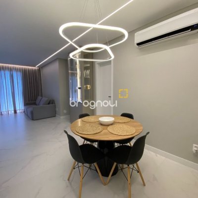 Apartamento com 111m², 3 quartos (sendo 2 suítes), 2 garagens, no bairro Estreito em Florianópolis