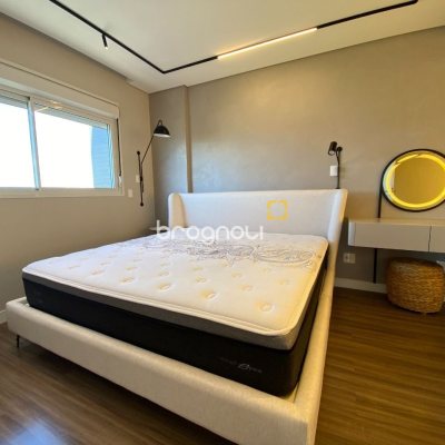 Apartamento com 111m², 3 quartos (sendo 2 suítes), 2 garagens, no bairro Estreito em Florianópolis