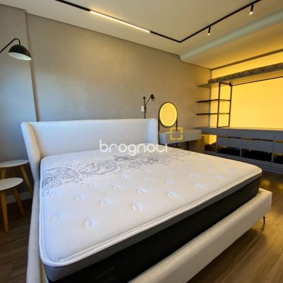 Apartamento com 111m², 3 quartos (sendo 2 suítes), 2 garagens, no bairro Estreito em Florianópolis