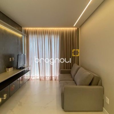 Apartamento com 111m², 3 quartos (sendo 2 suítes), 2 garagens, no bairro Estreito em Florianópolis