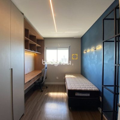 Apartamento com 111m², 3 quartos (sendo 2 suítes), 2 garagens, no bairro Estreito em Florianópolis