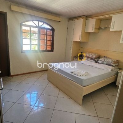 Casa com 130m², 3 quartos (sendo 1 suíte), 1 garagem, no bairro Rio Tavares em Florianópolis