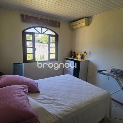 Casa com 130m², 3 quartos (sendo 1 suíte), 1 garagem, no bairro Rio Tavares em Florianópolis