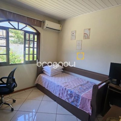 Casa com 130m², 3 quartos (sendo 1 suíte), 1 garagem, no bairro Rio Tavares em Florianópolis