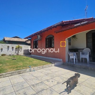 Casa com 130m², 3 quartos (sendo 1 suíte), 1 garagem, no bairro Rio Tavares em Florianópolis