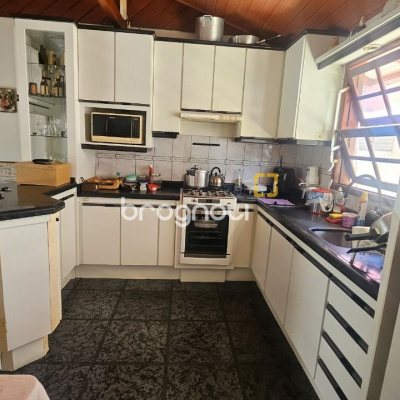 Casa com 130m², 3 quartos (sendo 1 suíte), 1 garagem, no bairro Rio Tavares em Florianópolis