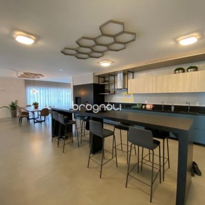 Apartamento com 52m², 1 quarto, 2 garagens, no bairro Itacorubi em Florianópolis