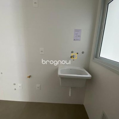 Apartamento com 52m², 1 quarto, 2 garagens, no bairro Itacorubi em Florianópolis