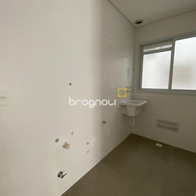 Apartamento com 52m², 1 quarto, 2 garagens, no bairro Itacorubi em Florianópolis