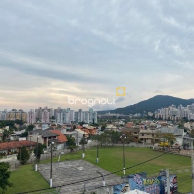 Apartamento com 52m², 1 quarto, 2 garagens, no bairro Itacorubi em Florianópolis