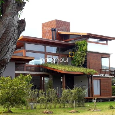 Casa com 362m², 3 quartos (sendo 1 suíte), 2 garagens, no bairro Novo Campeche em Florianópolis