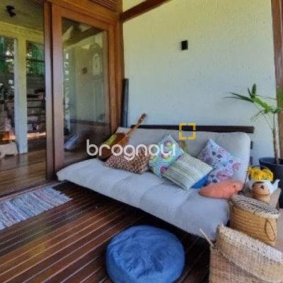 Casa com 362m², 3 quartos (sendo 1 suíte), 2 garagens, no bairro Novo Campeche em Florianópolis