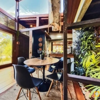 Casa com 362m², 3 quartos (sendo 1 suíte), 2 garagens, no bairro Novo Campeche em Florianópolis