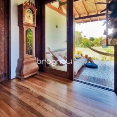Casa com 362m², 3 quartos (sendo 1 suíte), 2 garagens, no bairro Novo Campeche em Florianópolis