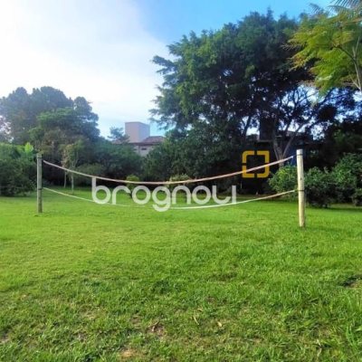 Casa com 362m², 3 quartos (sendo 1 suíte), 2 garagens, no bairro Novo Campeche em Florianópolis