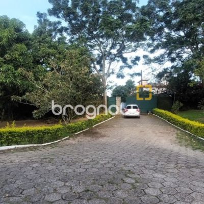 Casa com 362m², 3 quartos (sendo 1 suíte), 2 garagens, no bairro Novo Campeche em Florianópolis