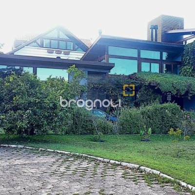 Casa com 362m², 3 quartos (sendo 1 suíte), 2 garagens, no bairro Novo Campeche em Florianópolis