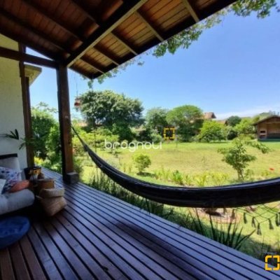 Casa com 362m², 3 quartos (sendo 1 suíte), 2 garagens, no bairro Novo Campeche em Florianópolis