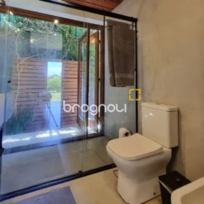 Casa com 362m², 3 quartos (sendo 1 suíte), 2 garagens, no bairro Novo Campeche em Florianópolis