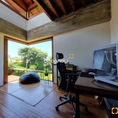 Casa com 362m², 3 quartos (sendo 1 suíte), 2 garagens, no bairro Novo Campeche em Florianópolis