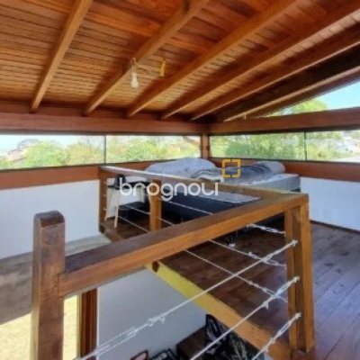 Casa com 362m², 3 quartos (sendo 1 suíte), 2 garagens, no bairro Novo Campeche em Florianópolis