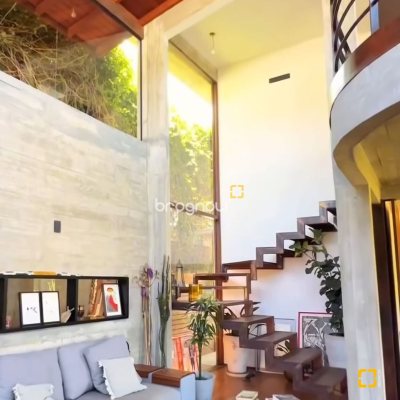 Casa com 362m², 3 quartos (sendo 1 suíte), 2 garagens, no bairro Novo Campeche em Florianópolis