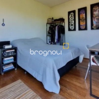 Casa com 362m², 3 quartos (sendo 1 suíte), 2 garagens, no bairro Novo Campeche em Florianópolis