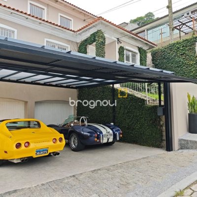 Casa Comercial com 272m², 4 garagens, no bairro Centro em Florianópolis