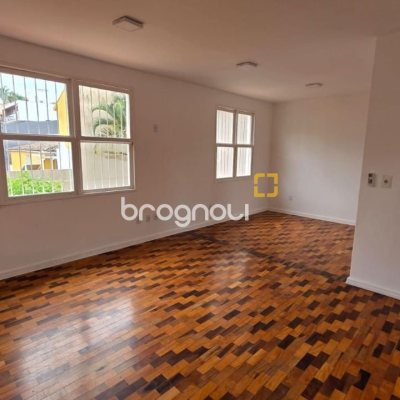 Casa Comercial com 272m², 4 garagens, no bairro Centro em Florianópolis