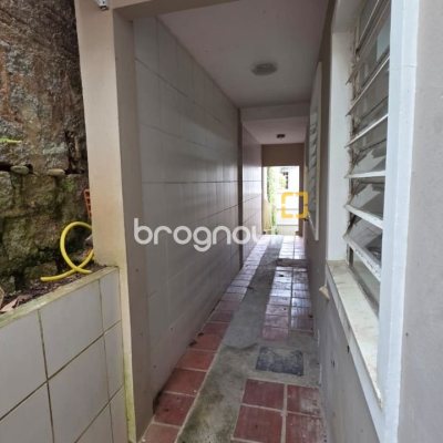 Casa Comercial com 272m², 4 garagens, no bairro Centro em Florianópolis