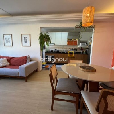 Apartamento com 59m², 2 quartos, 1 garagem, no bairro Trindade em Florianópolis