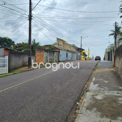Terreno com 310m², no bairro Estreito em Florianópolis