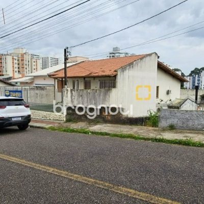 Terreno com 310m², no bairro Estreito em Florianópolis