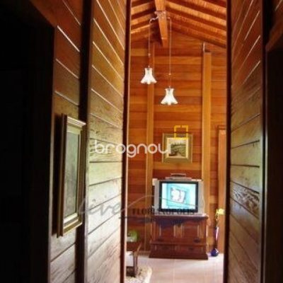 Sítio com 210m², 3 quartos (sendo 2 suítes), 10 garagens, no bairro Ratones em Florianópolis