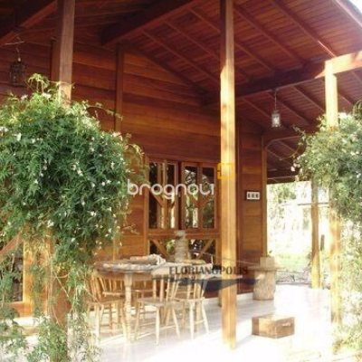 Sítio com 210m², 3 quartos (sendo 2 suítes), 10 garagens, no bairro Ratones em Florianópolis