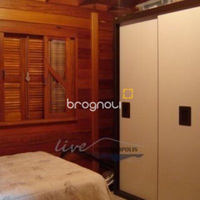 Sítio com 210m², 3 quartos (sendo 2 suítes), 10 garagens, no bairro Ratones em Florianópolis