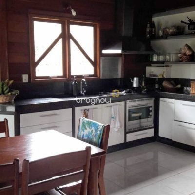 Sítio com 210m², 3 quartos (sendo 2 suítes), 10 garagens, no bairro Ratones em Florianópolis