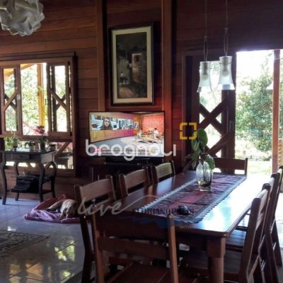 Sítio com 210m², 3 quartos (sendo 2 suítes), 10 garagens, no bairro Ratones em Florianópolis