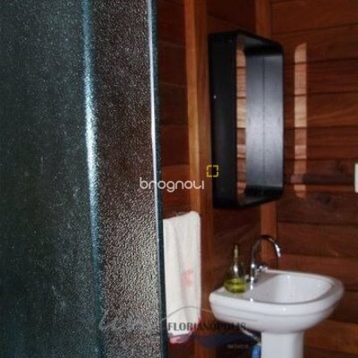 Sítio com 210m², 3 quartos (sendo 2 suítes), 10 garagens, no bairro Ratones em Florianópolis